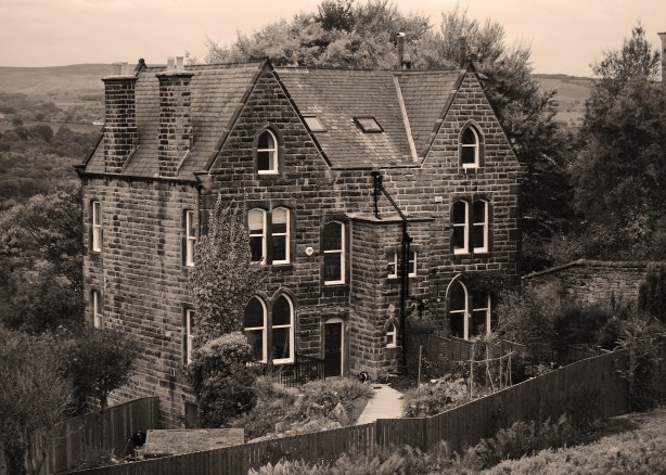 house at the base of the ilkley moor